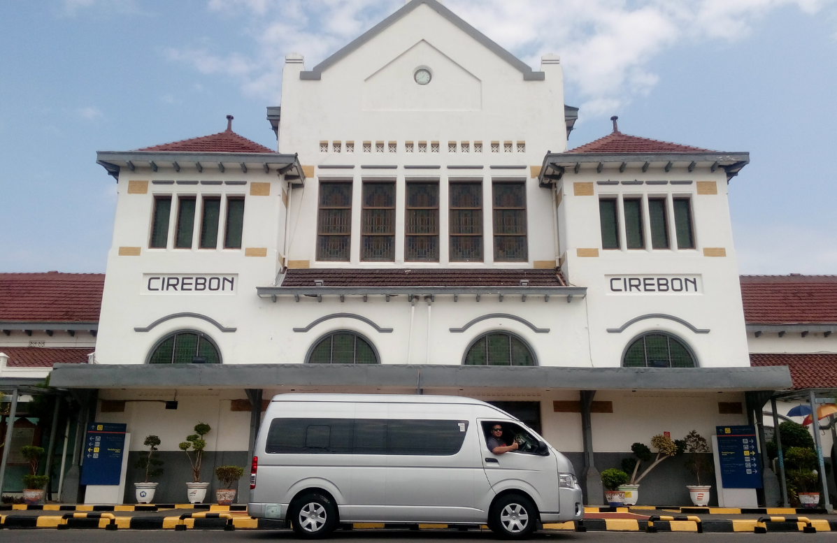 Rental Hiace Surabaya